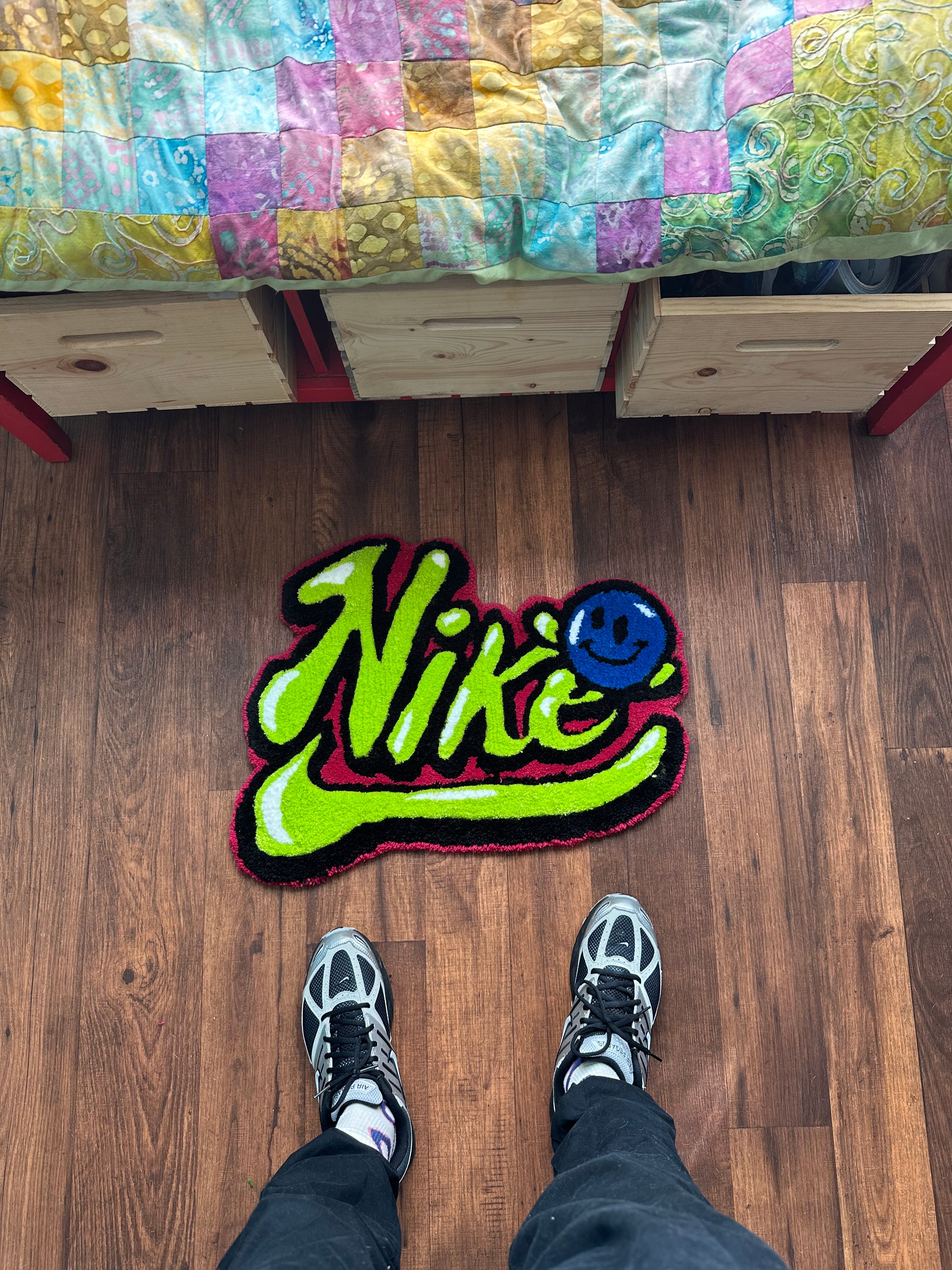 Retro logo rug