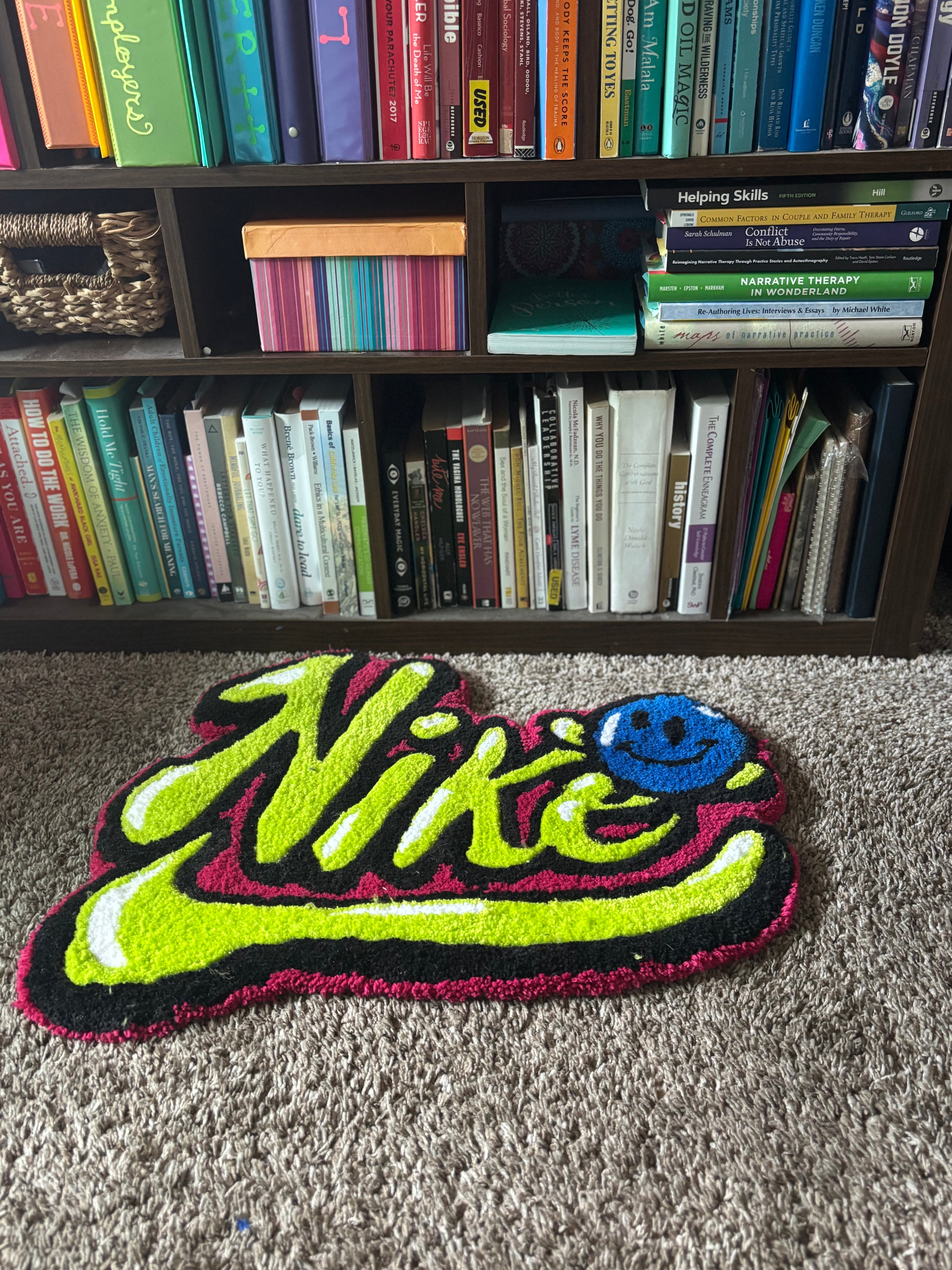 Retro logo rug